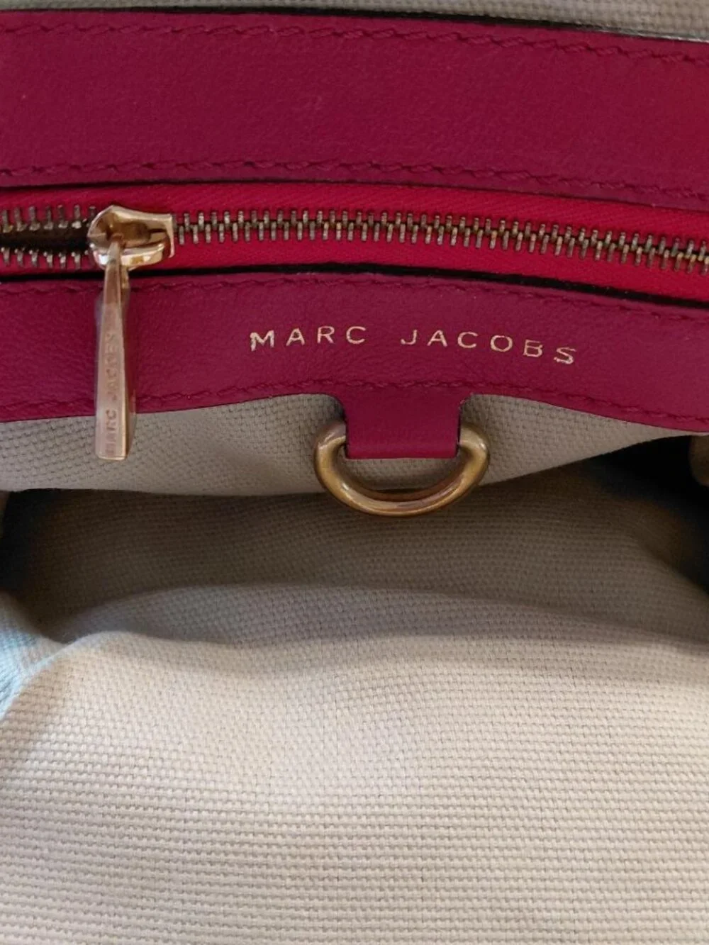Marc Jacobs features quilted